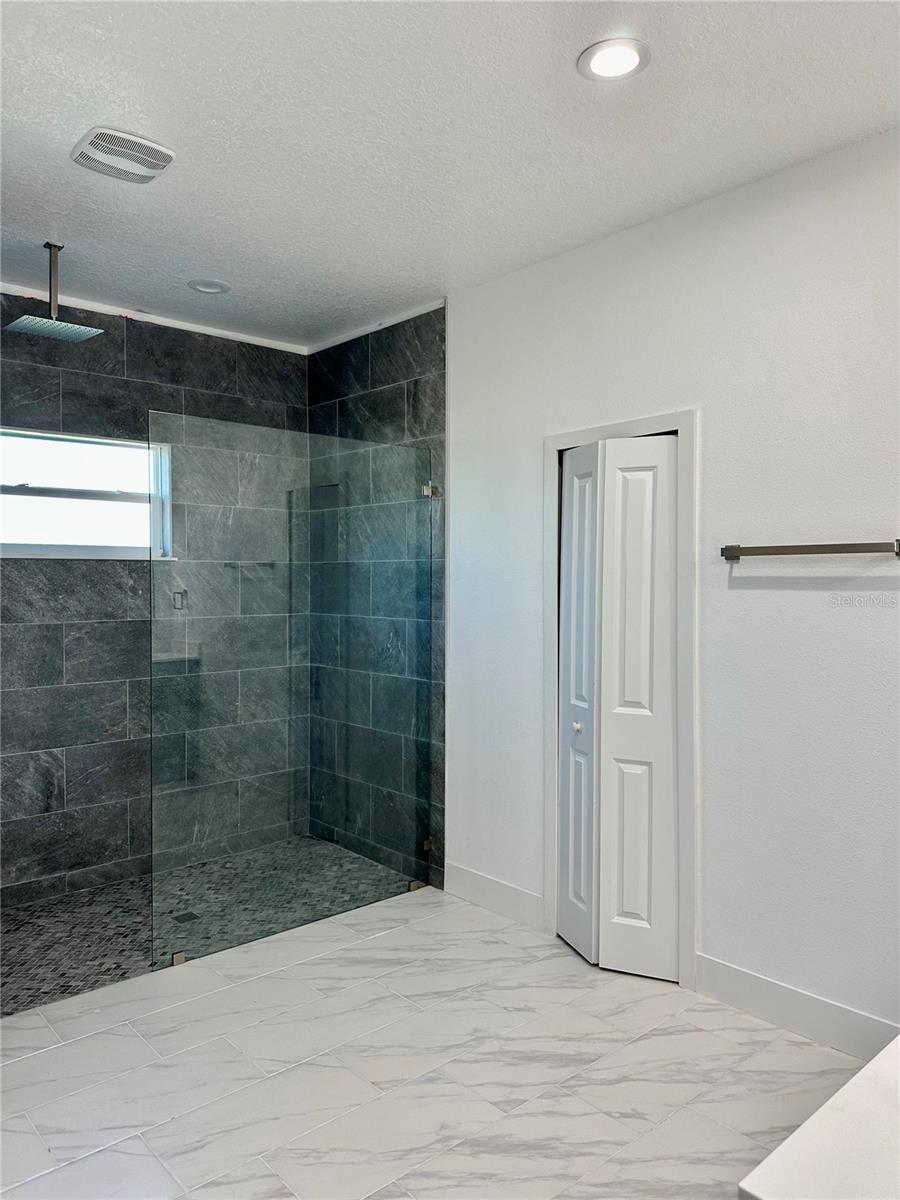 Image 10 of 17 For 3135 Lowry Boulevard Se