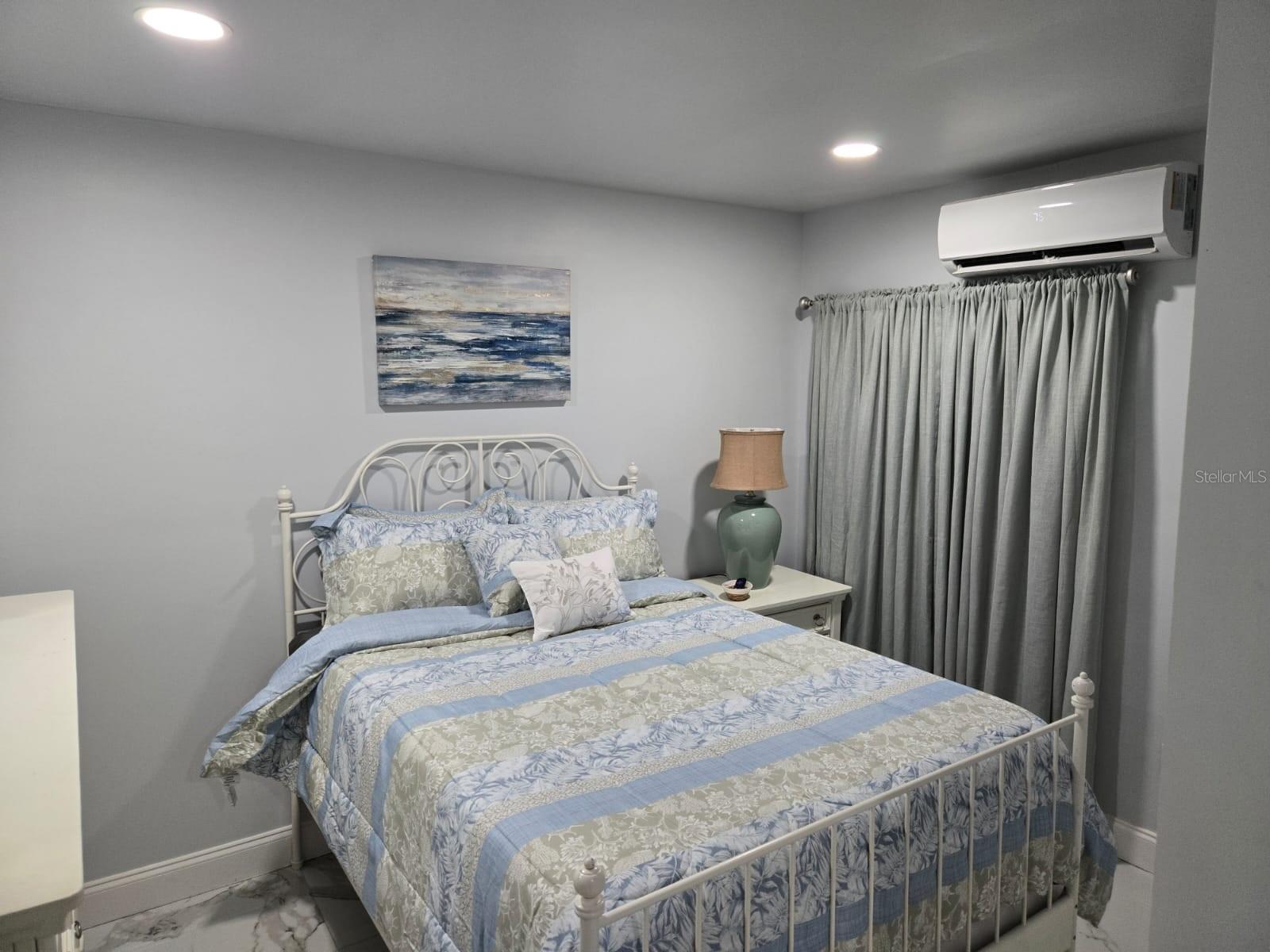 Image 16 of 20 For 1041 Santa Anita Street B