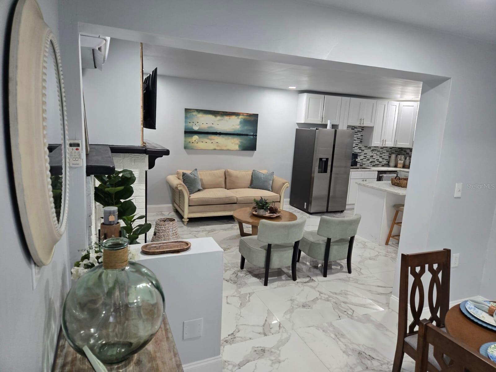 Image 5 of 20 For 1041 Santa Anita Street B