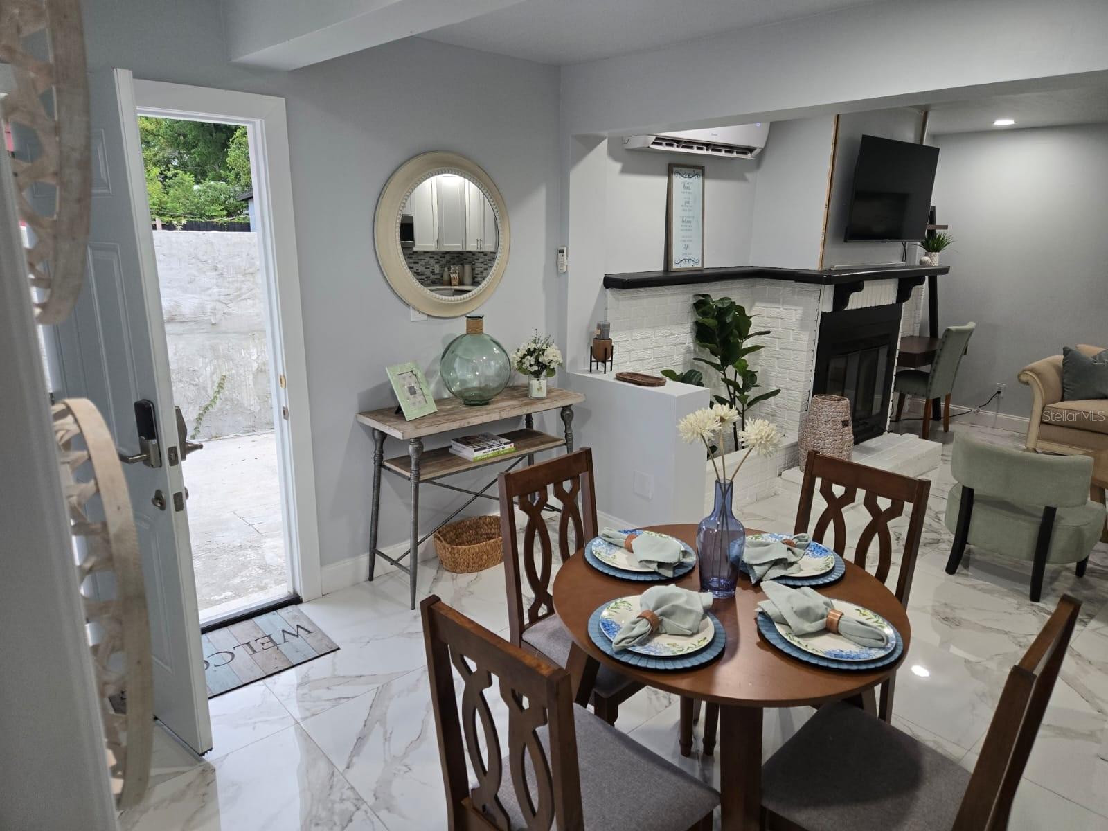 Image 6 of 20 For 1041 Santa Anita Street B