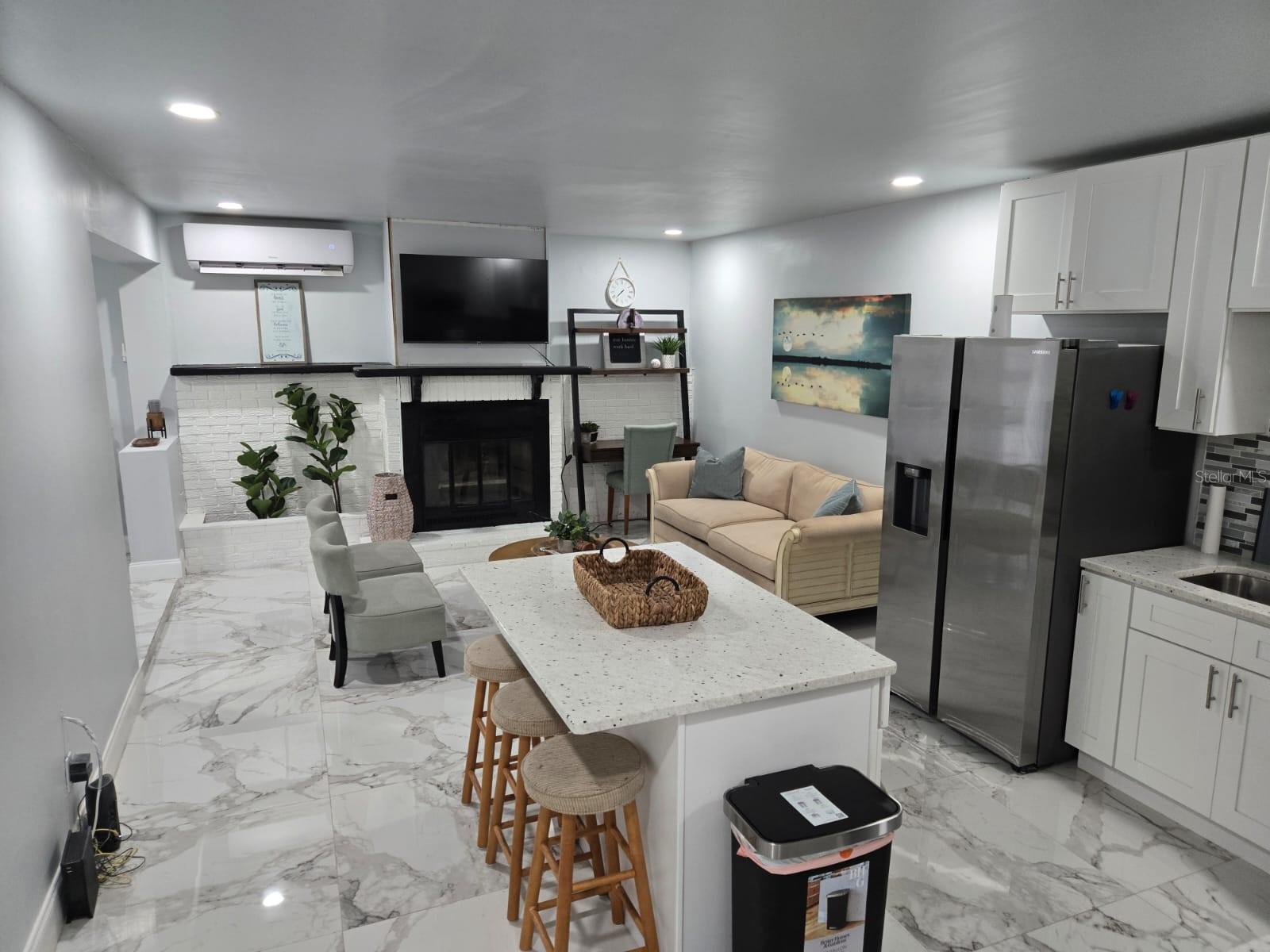 Image 7 of 20 For 1041 Santa Anita Street B