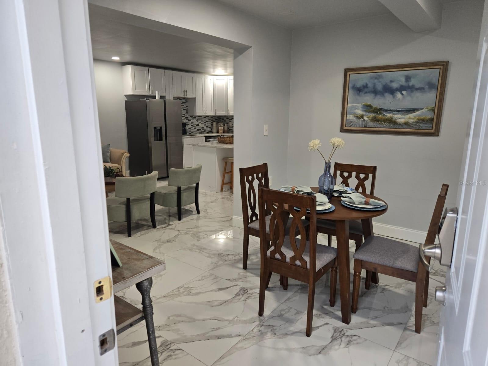 Image 8 of 20 For 1041 Santa Anita Street B