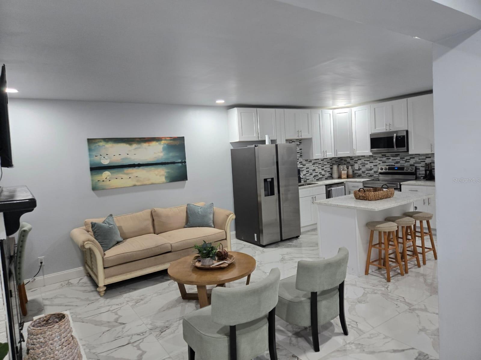 Image 9 of 20 For 1041 Santa Anita Street B