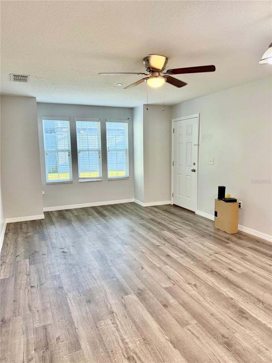 Image 6 of 18 For 284 Gardner Lane, Unit #c