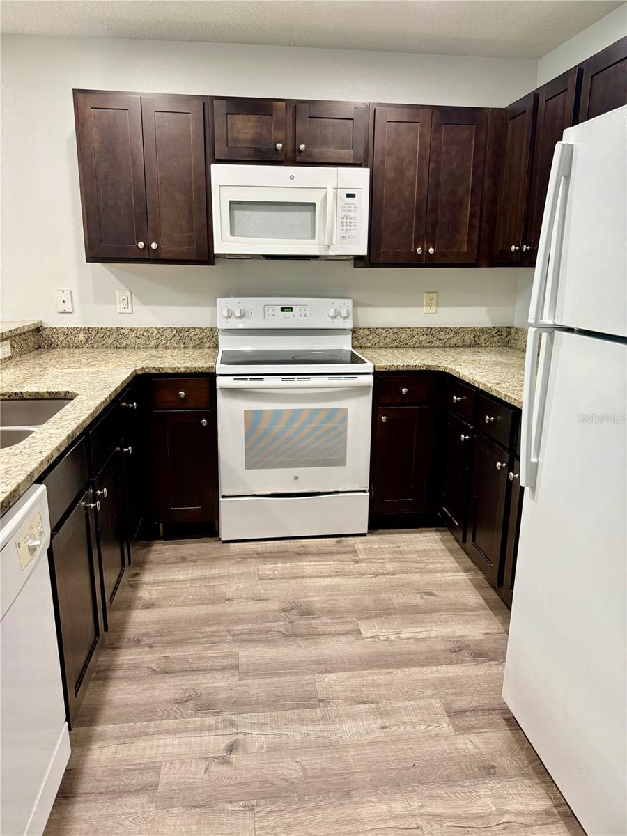 Image 8 of 18 For 284 Gardner Lane, Unit #c