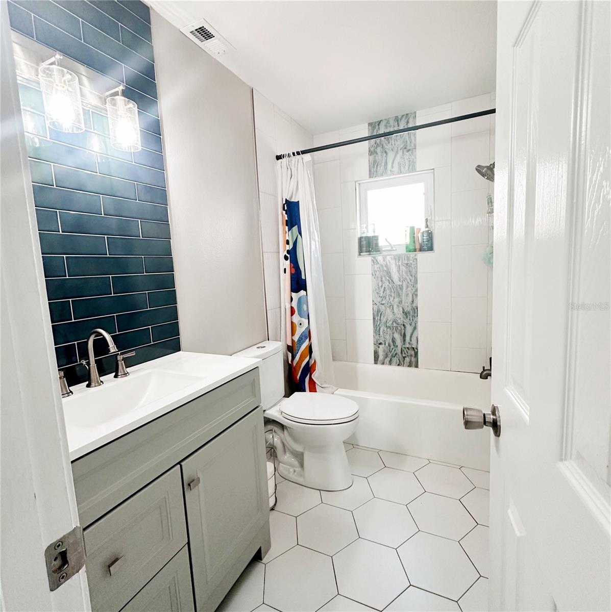 Image 11 of 21 For 3208 Timberline Road