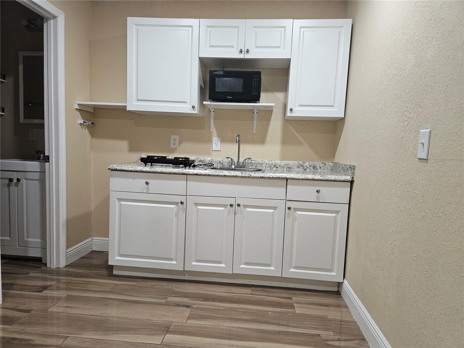 Image 3 of 6 For 10114 Brownwood Avenue