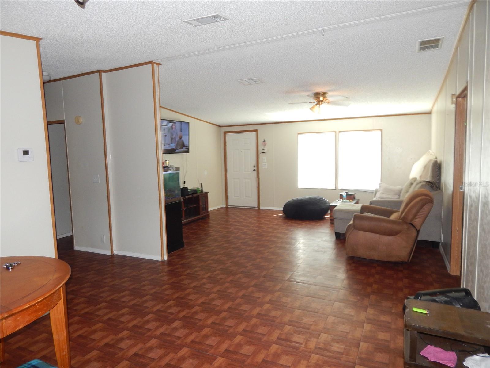Image 4 of 19 For 900 Columbia Avenue