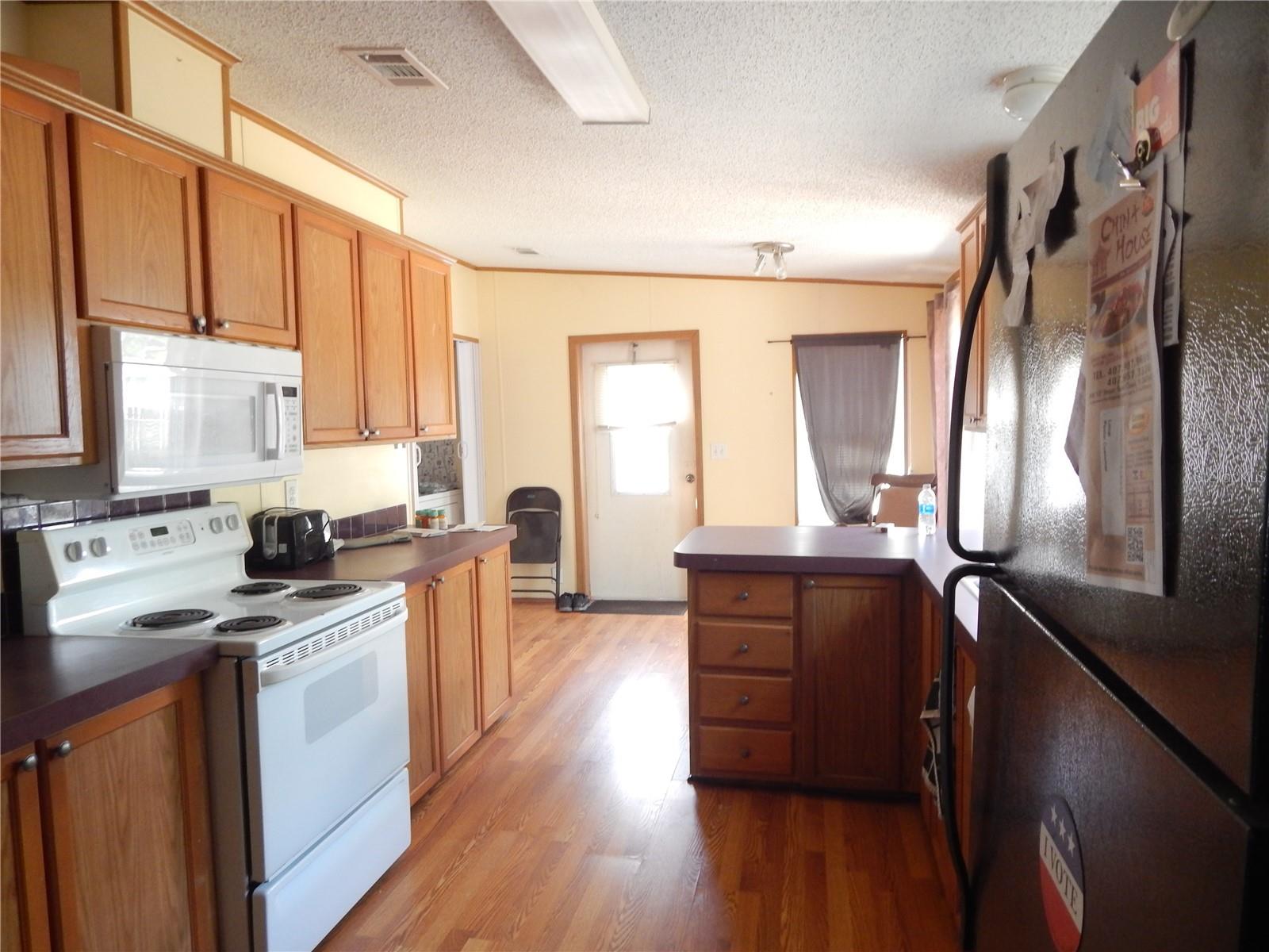 Image 6 of 19 For 900 Columbia Avenue