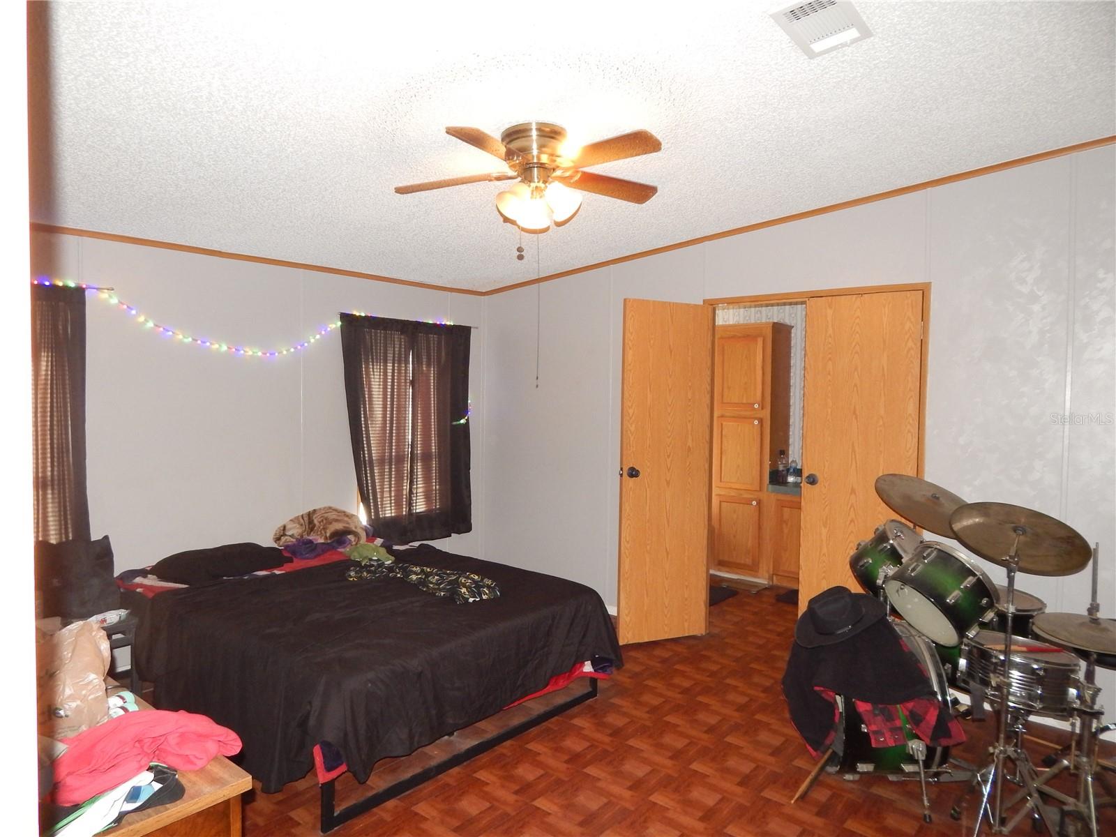 Image 8 of 19 For 900 Columbia Avenue