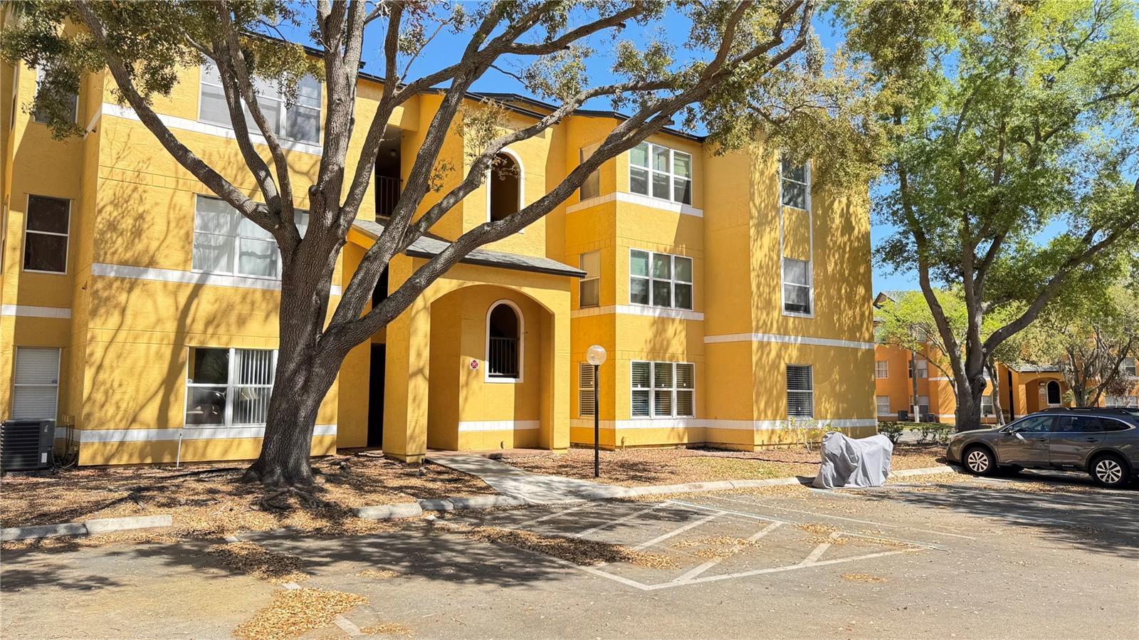 Image 7 of 9 For 4528 Commander Drive 2013