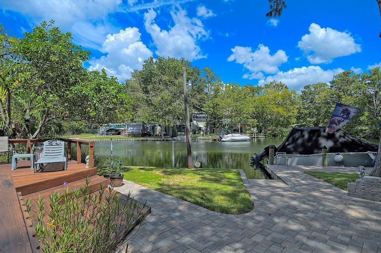 Listing photo id 0 for 5375 Circle Dr