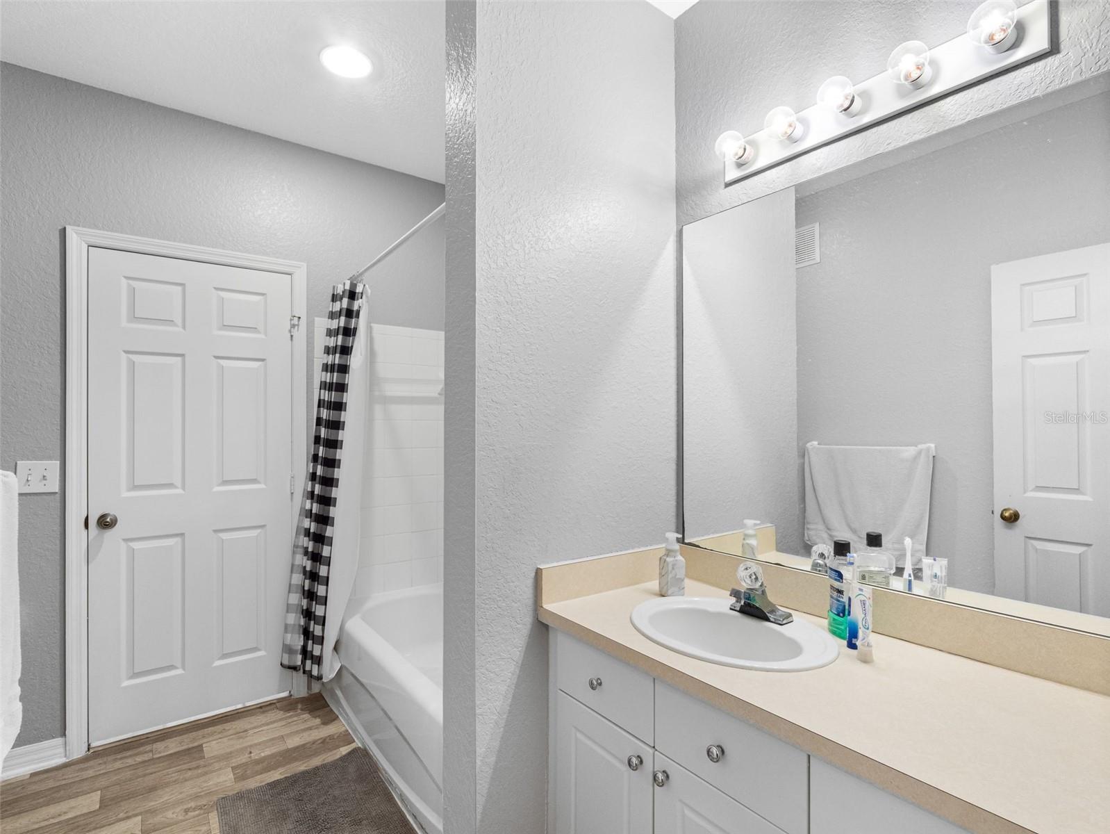 Image 13 of 38 For 18001 Richmond Place Drive 126