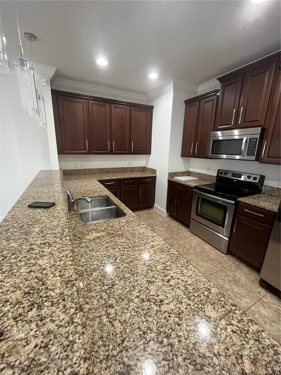 Image 3 of 11 For 8064 Prestbury Drive