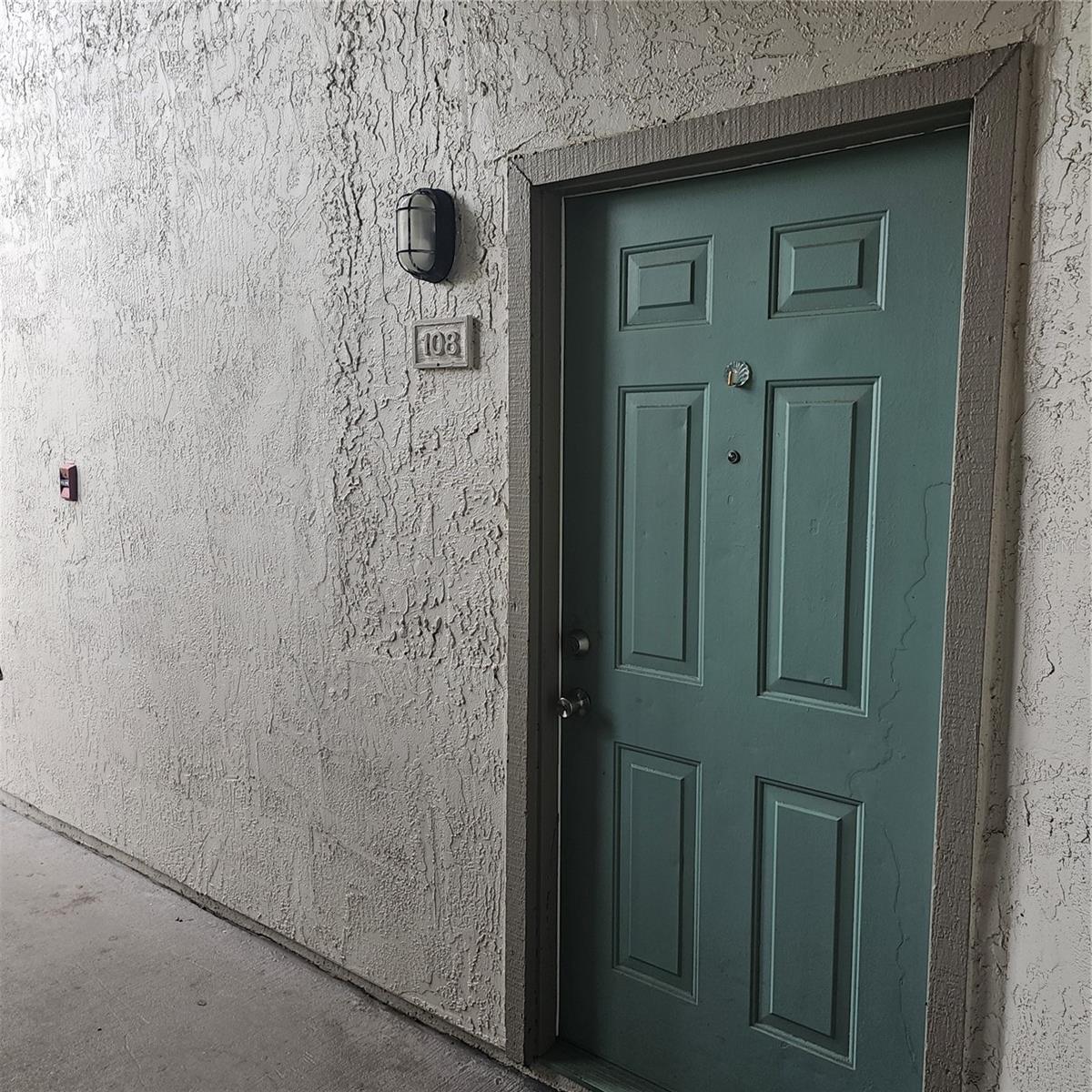 Image 3 of 19 For 2130 Cascades Boulevard 108
