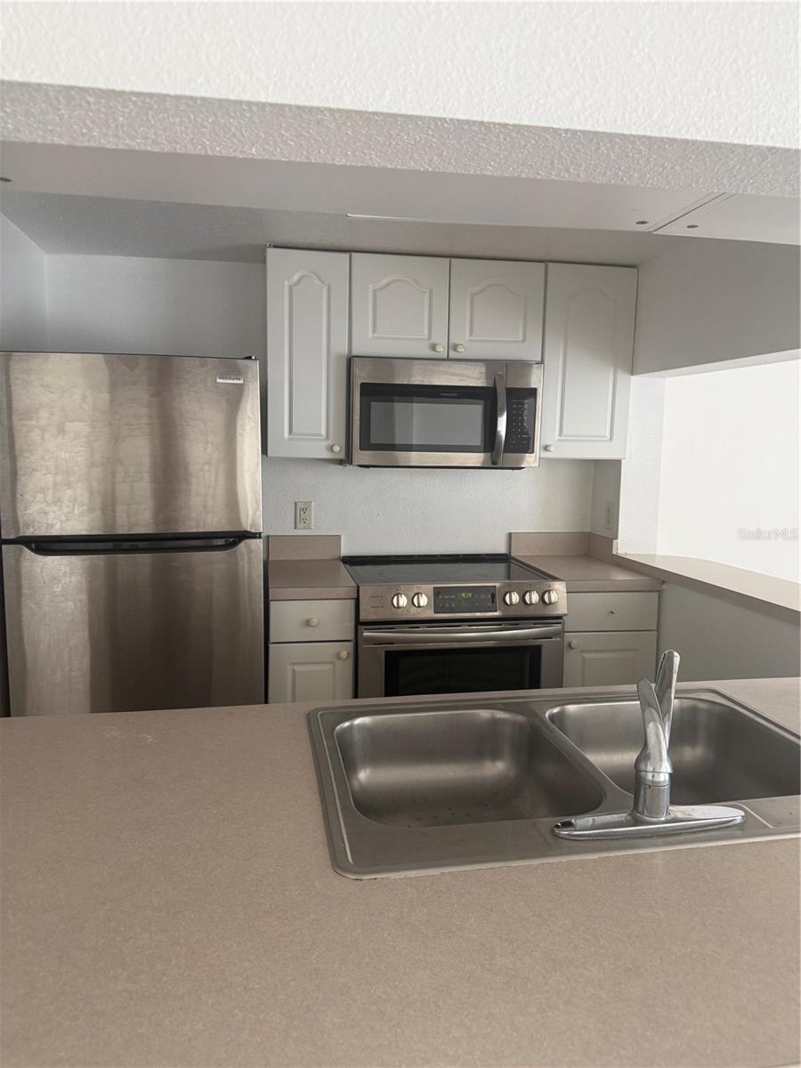 Image 3 of 7 For 567 Caribbean Drive