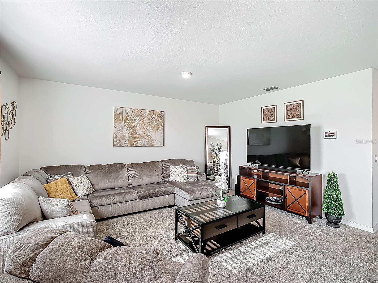 Image 15 of 33 For 452 Burnham Circle