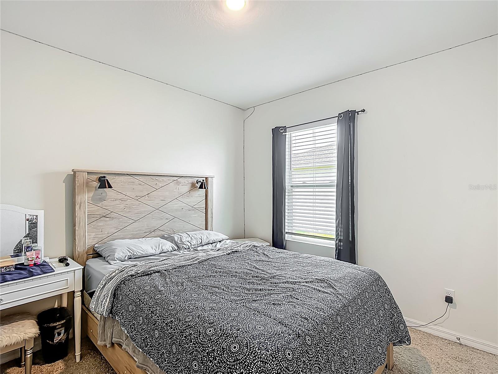 Image 17 of 33 For 452 Burnham Circle
