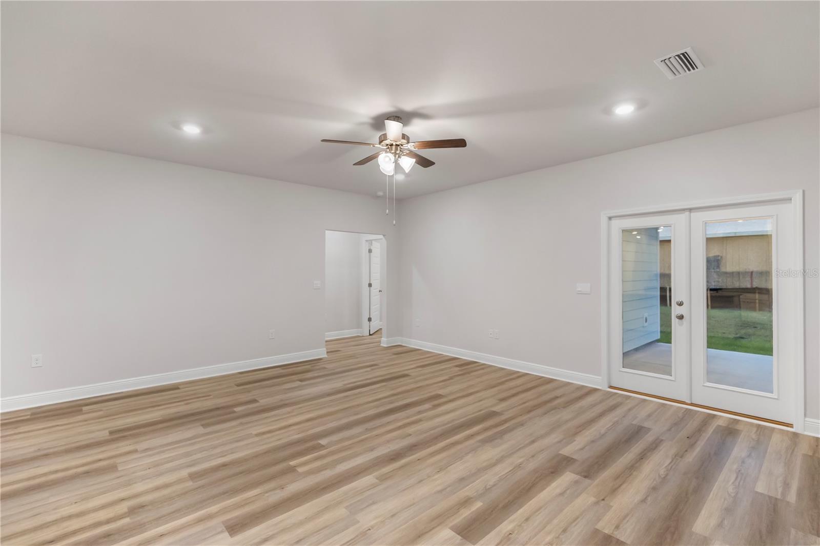 Image 13 of 44 For 512 Vermilion Circle