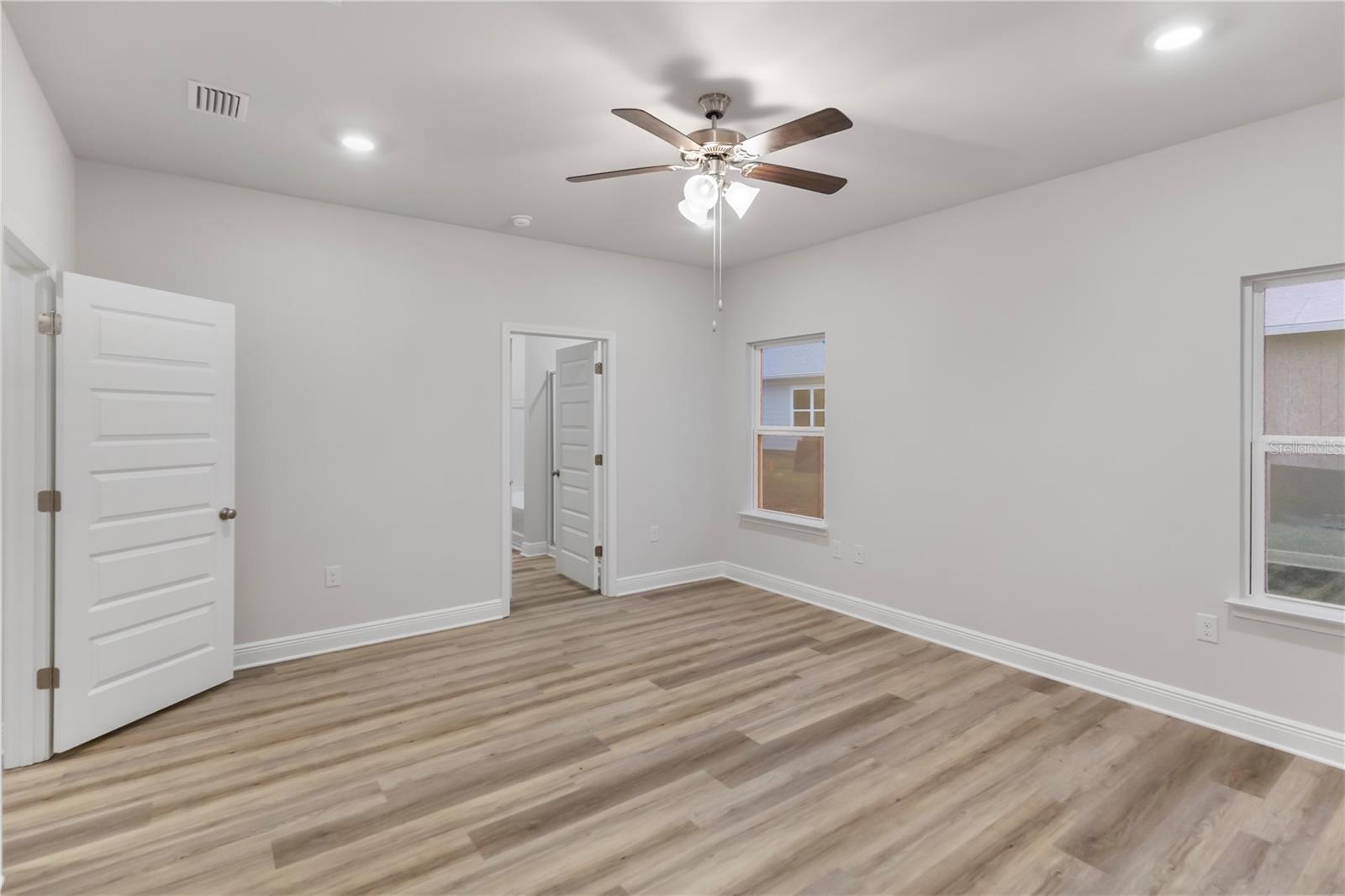 Image 16 of 44 For 512 Vermilion Circle