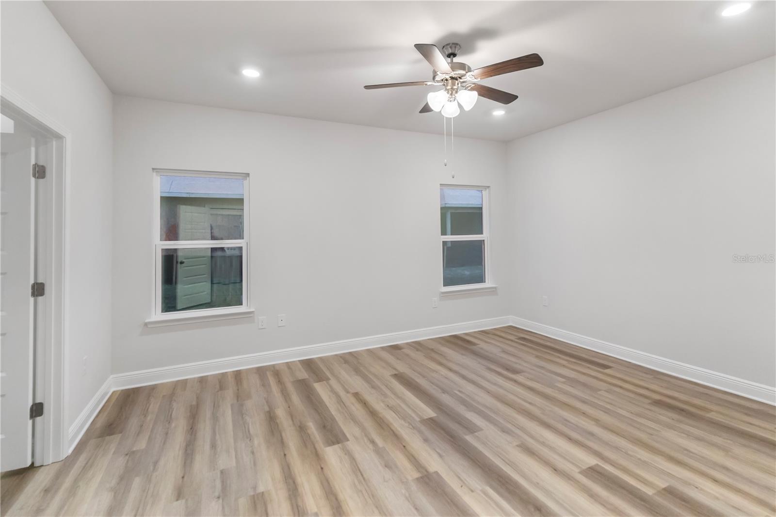 Image 17 of 44 For 512 Vermilion Circle