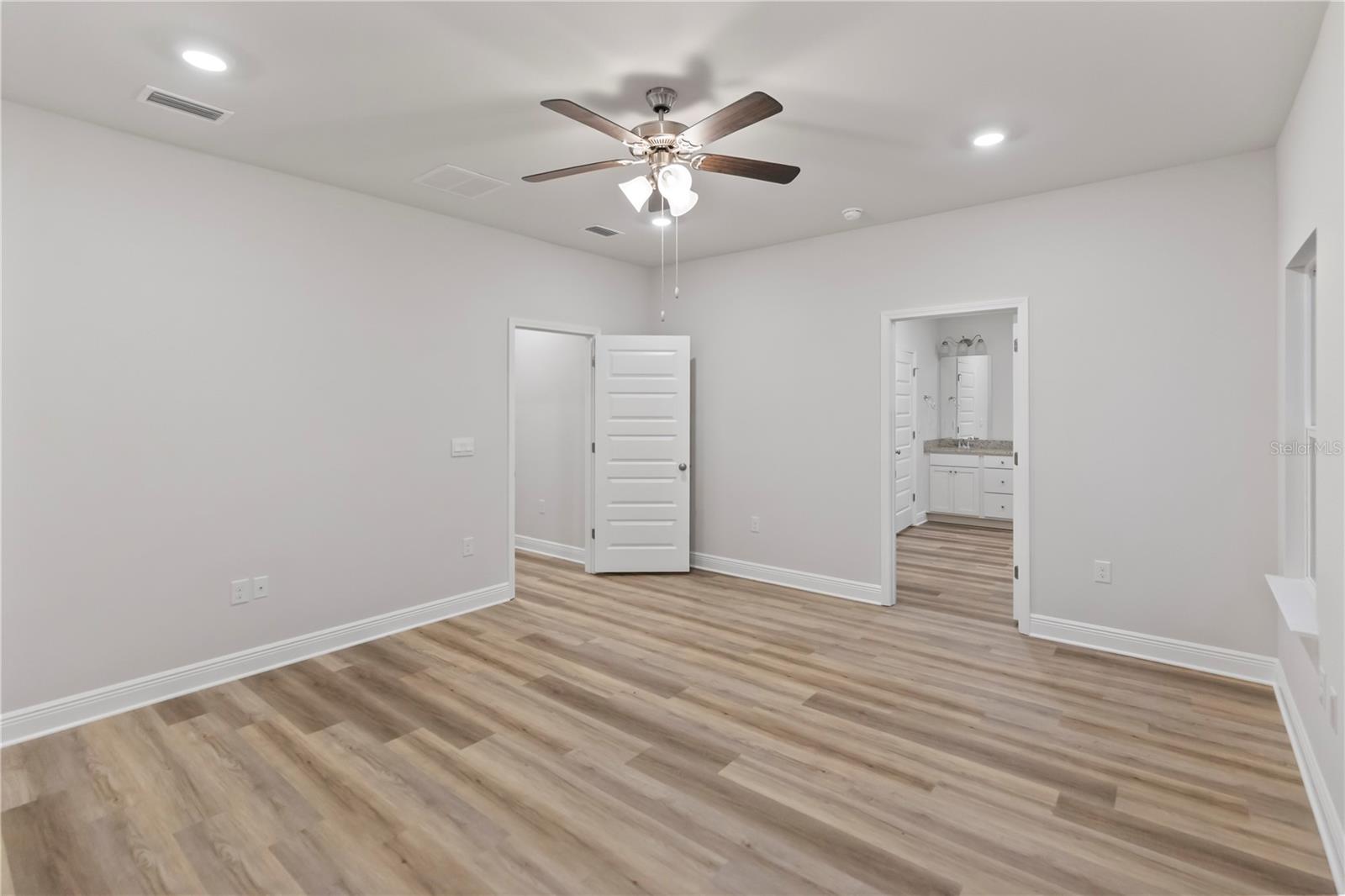 Image 19 of 44 For 512 Vermilion Circle