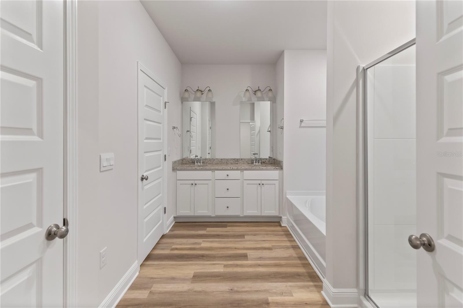 Image 21 of 44 For 512 Vermilion Circle