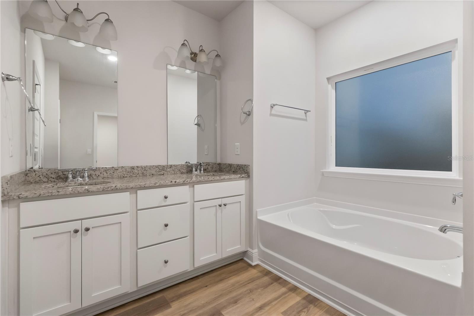 Image 22 of 44 For 512 Vermilion Circle