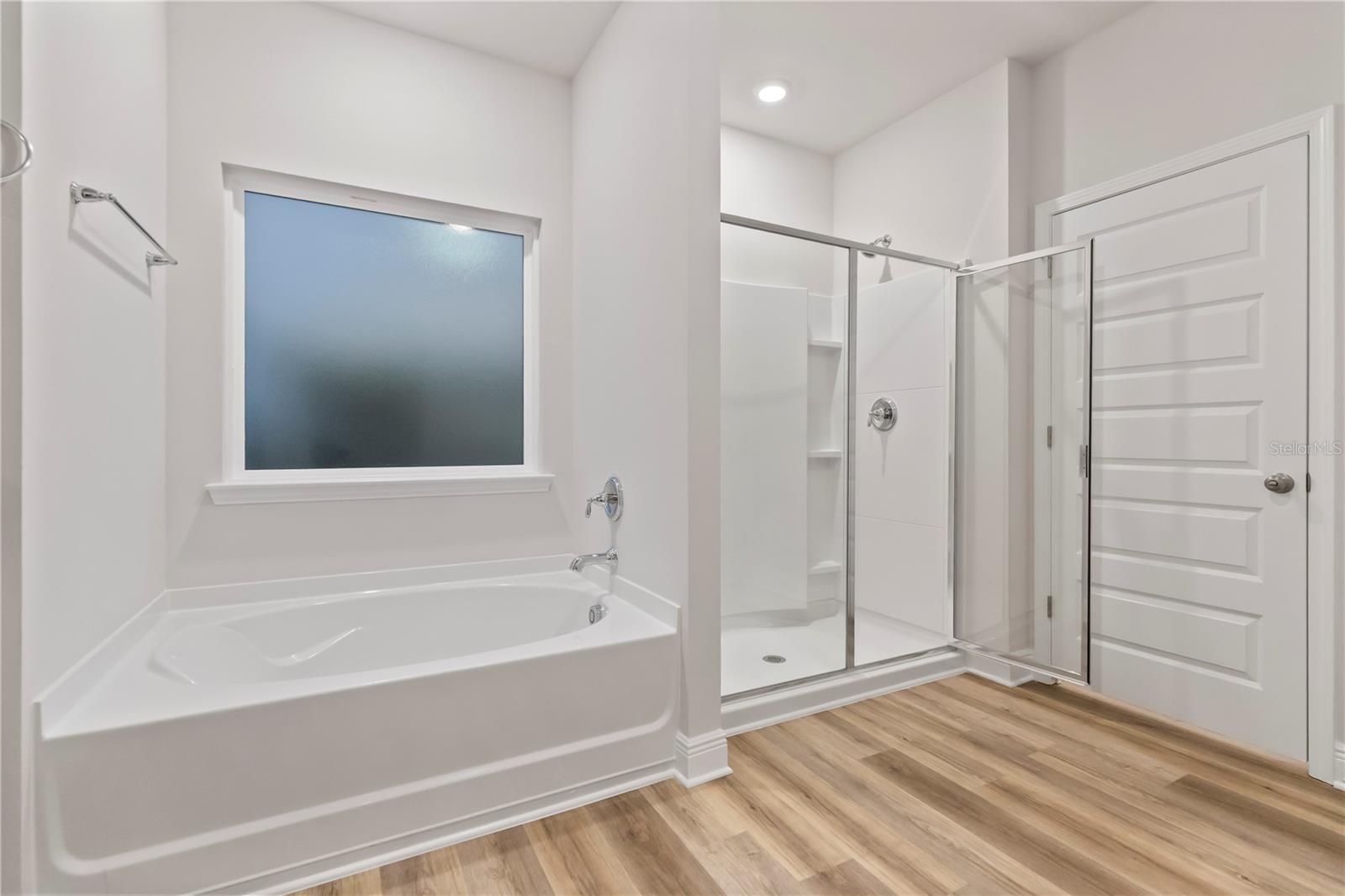 Image 23 of 44 For 512 Vermilion Circle