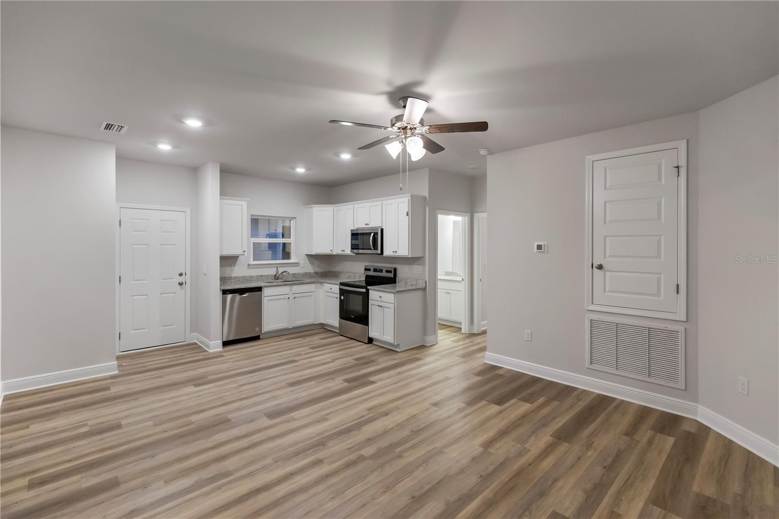 Image 32 of 44 For 512 Vermilion Circle