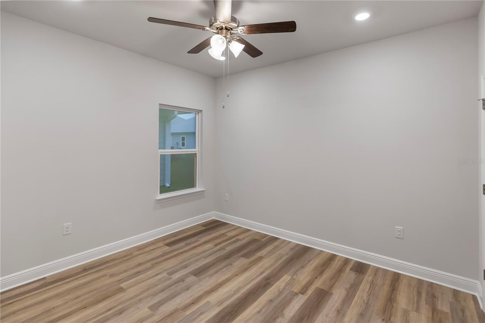 Image 35 of 44 For 512 Vermilion Circle