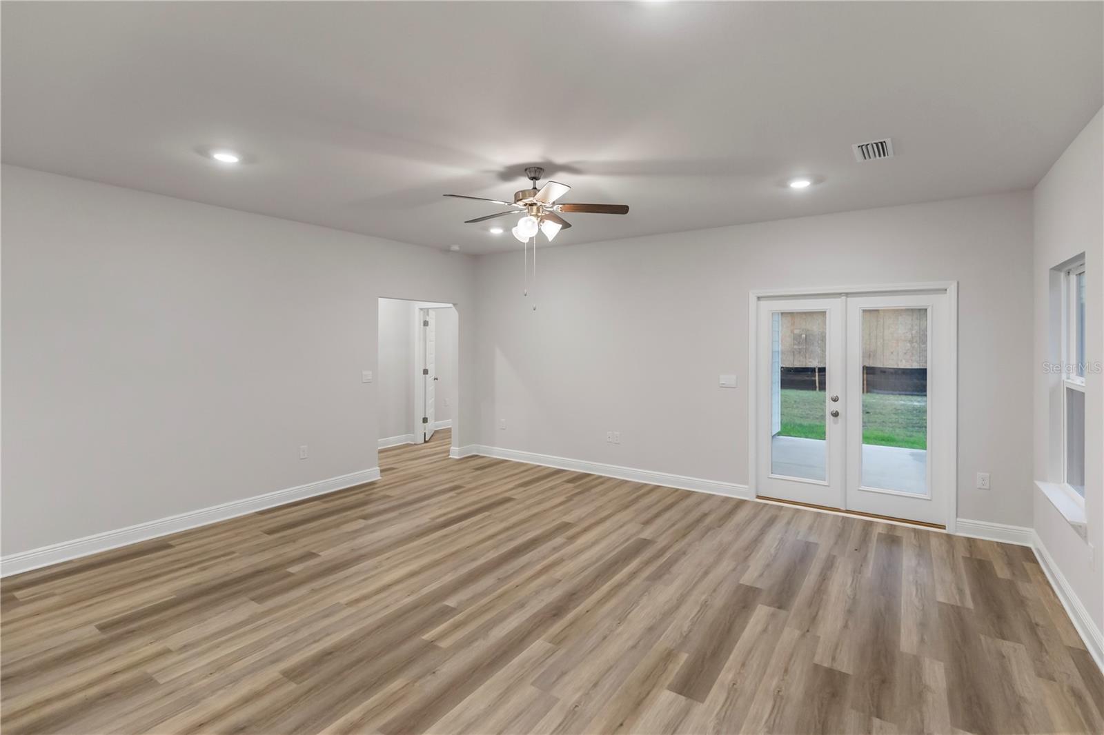 Image 9 of 44 For 512 Vermilion Circle