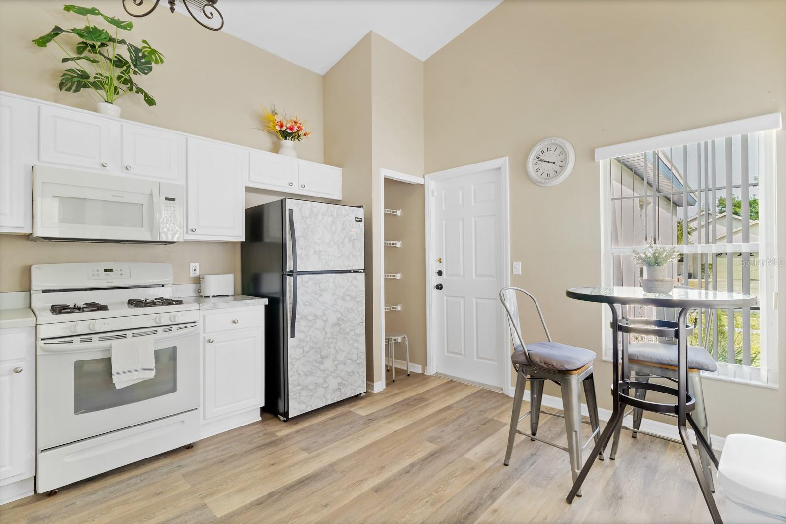 Image 11 of 29 For 7830 Myrtle Oak Lane