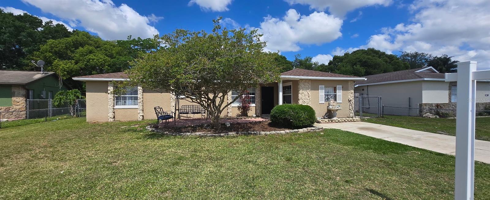 Listing Details for 2430 Mill Run Boulevard, KISSIMMEE, FL 34744