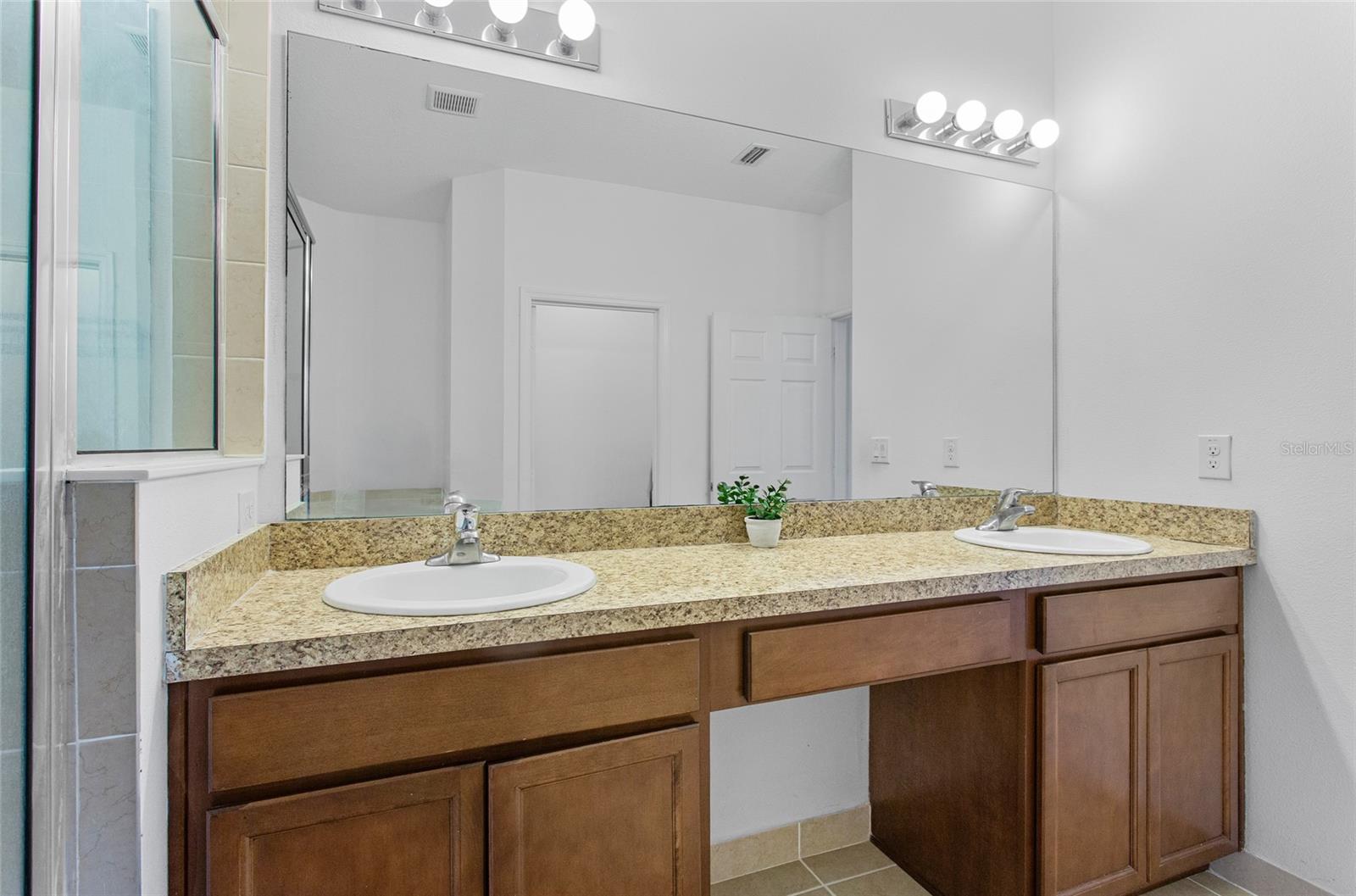 Image 32 of 50 For 1809 Portofino Meadows Boulevard