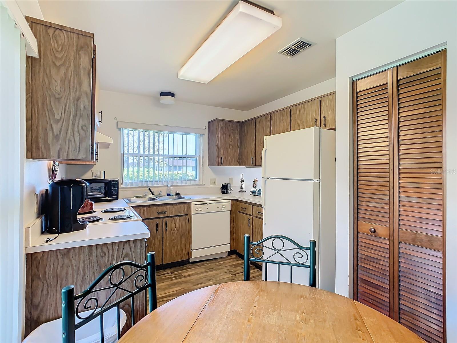 Image 18 of 47 For 540 Hunter Circle 540