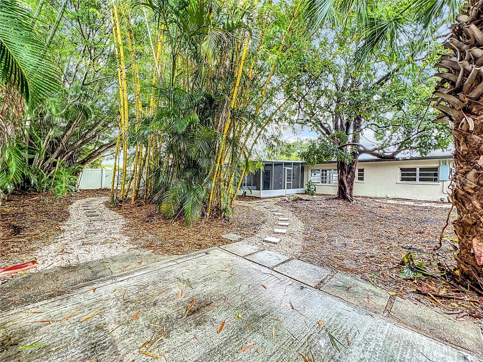 Image 23 of 27 For 2107 Pine Terrace