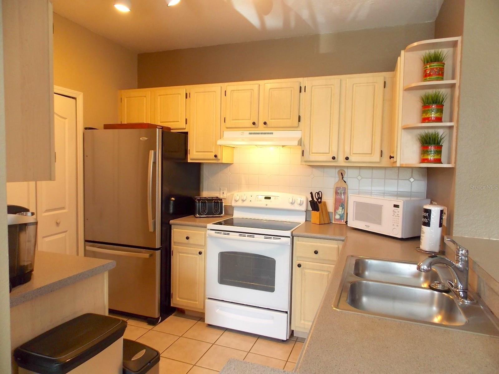 Image 3 of 37 For 8809 Dunes Court 201