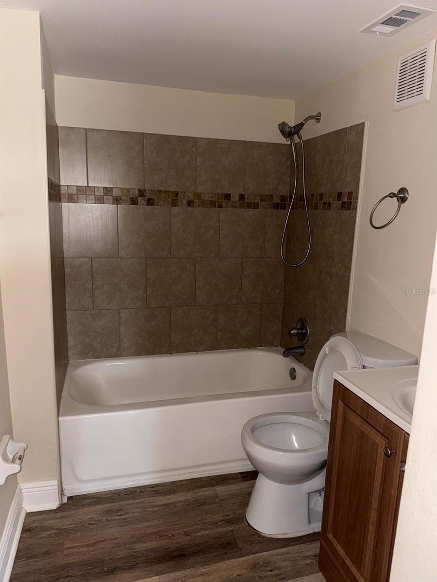 Image 10 of 14 For 821 Sky Lake Circle C
