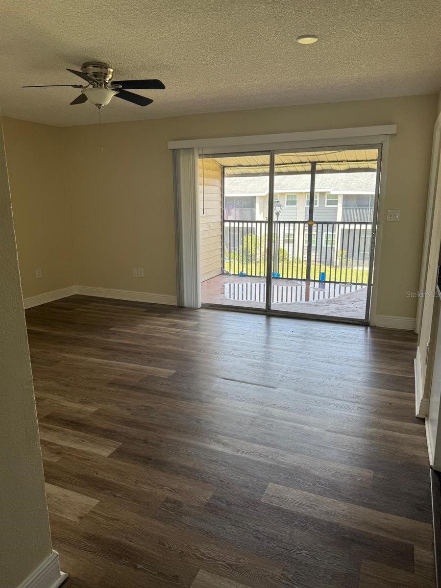 Image 3 of 14 For 821 Sky Lake Circle C