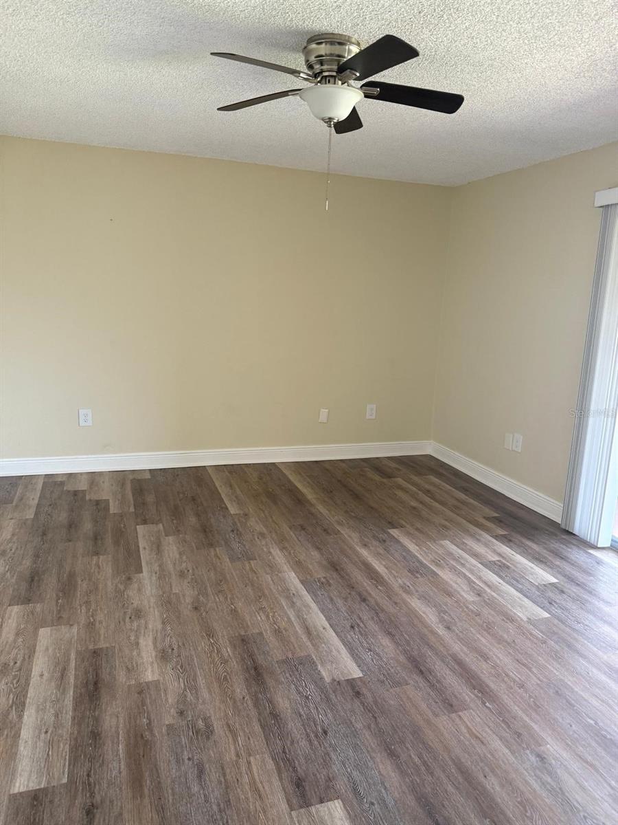 Image 4 of 14 For 821 Sky Lake Circle C