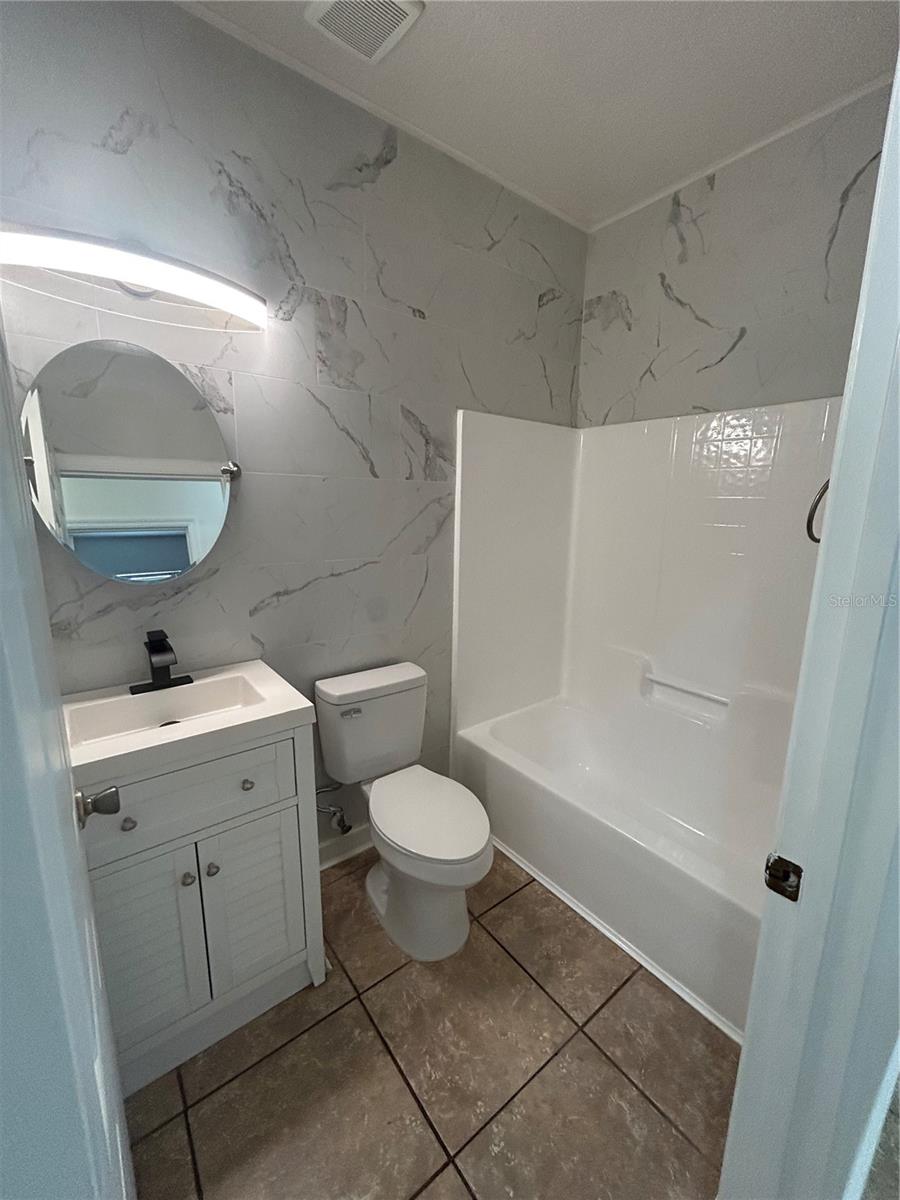 Image 11 of 13 For 352 Madina Circle