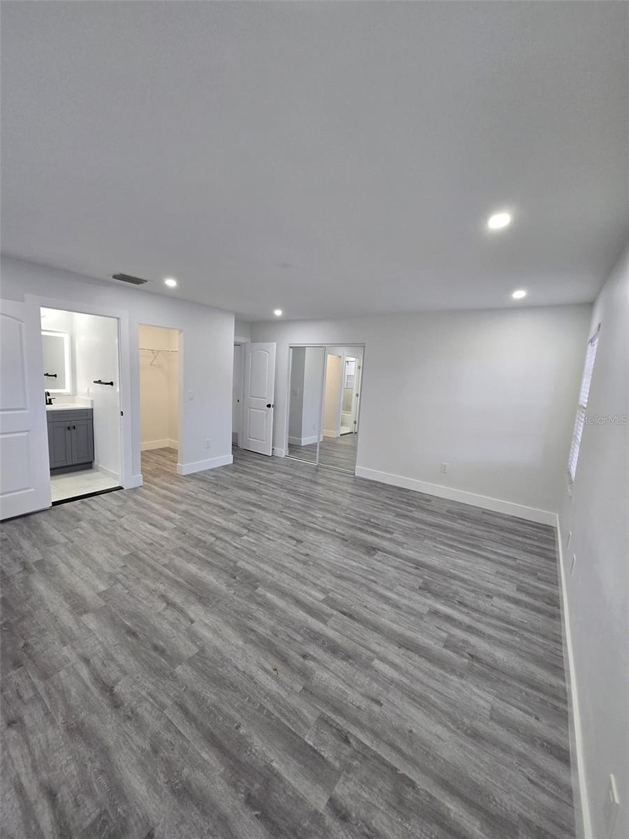 Image 21 of 26 For 400 Koutnik Road Se