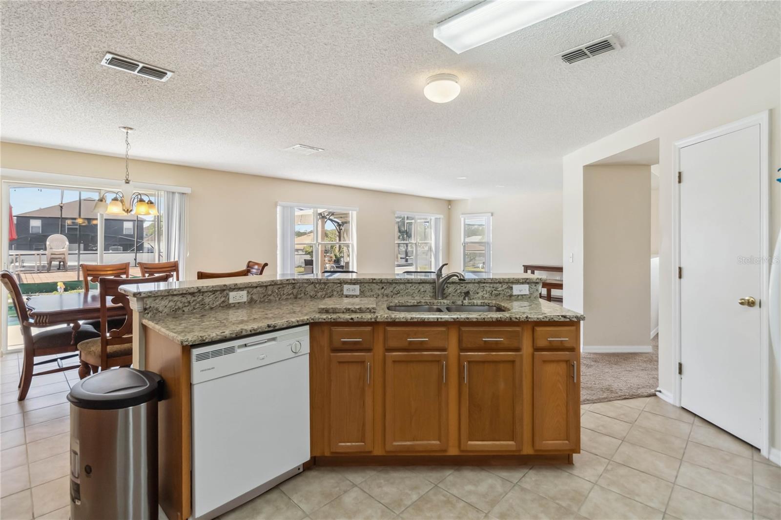Image 10 of 26 For 410 Canna Drive