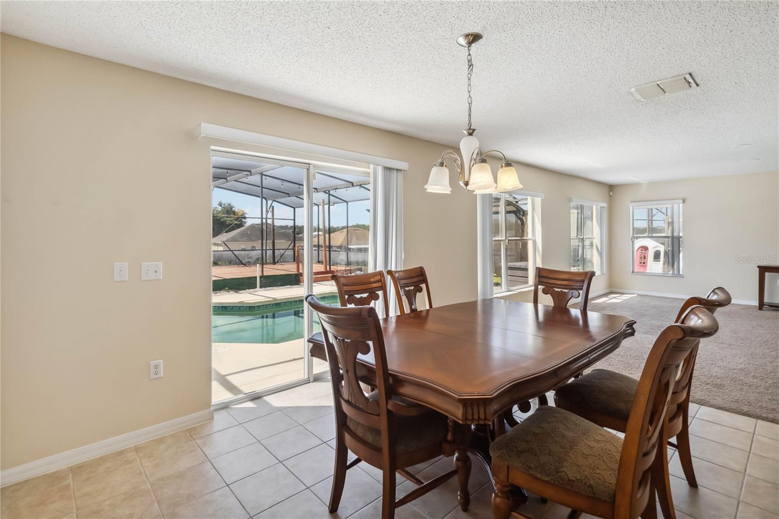 Image 11 of 26 For 410 Canna Drive