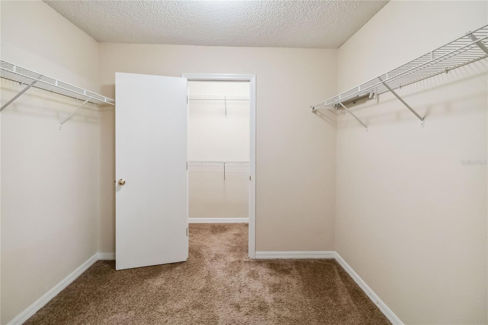 Image 19 of 26 For 410 Canna Drive