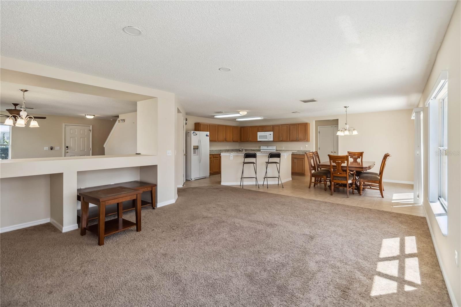 Image 6 of 26 For 410 Canna Drive