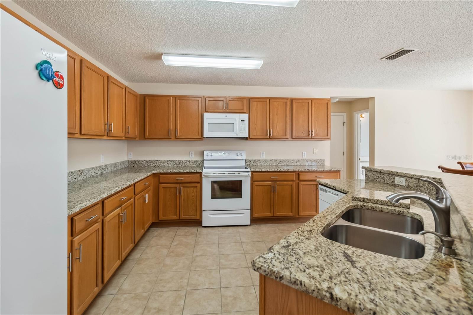 Image 8 of 26 For 410 Canna Drive