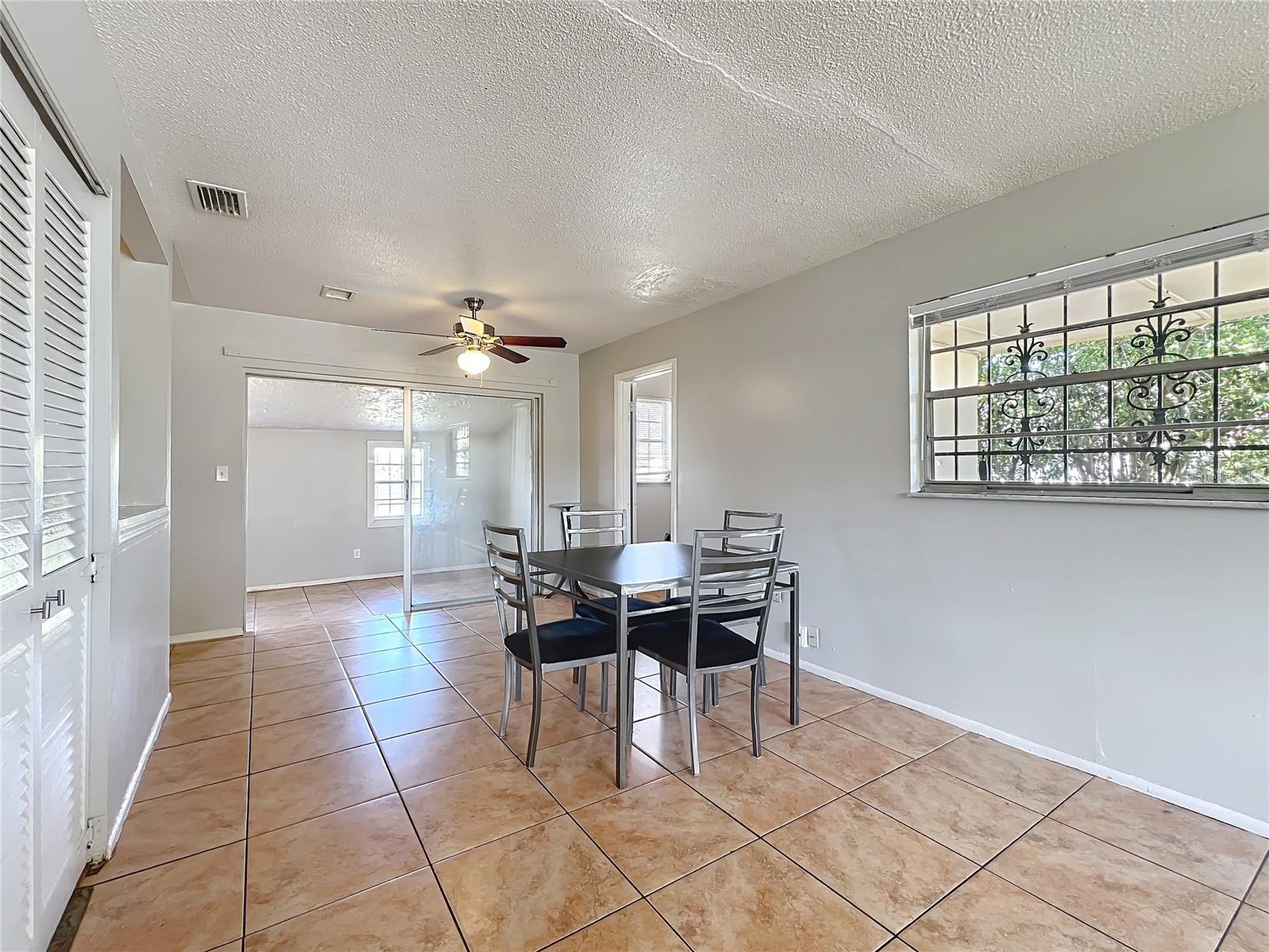 Image 3 of 9 For 4343 Lake Richmond Drive