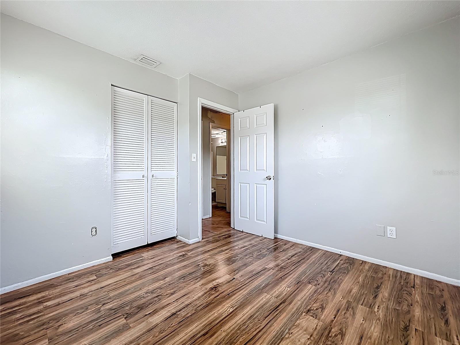 Image 6 of 9 For 4343 Lake Richmond Drive